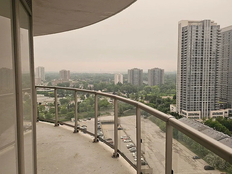 2033 Kennedy Rd #2006 — Photo 25