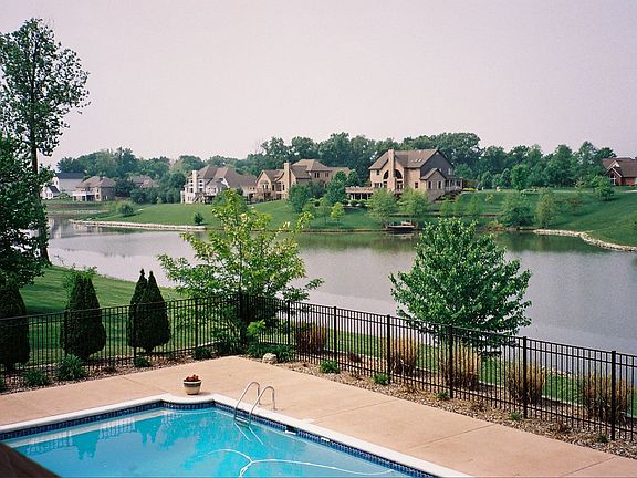 Pool Lake View