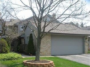 6 Deerfield Ln, Beachwood, OH 44122