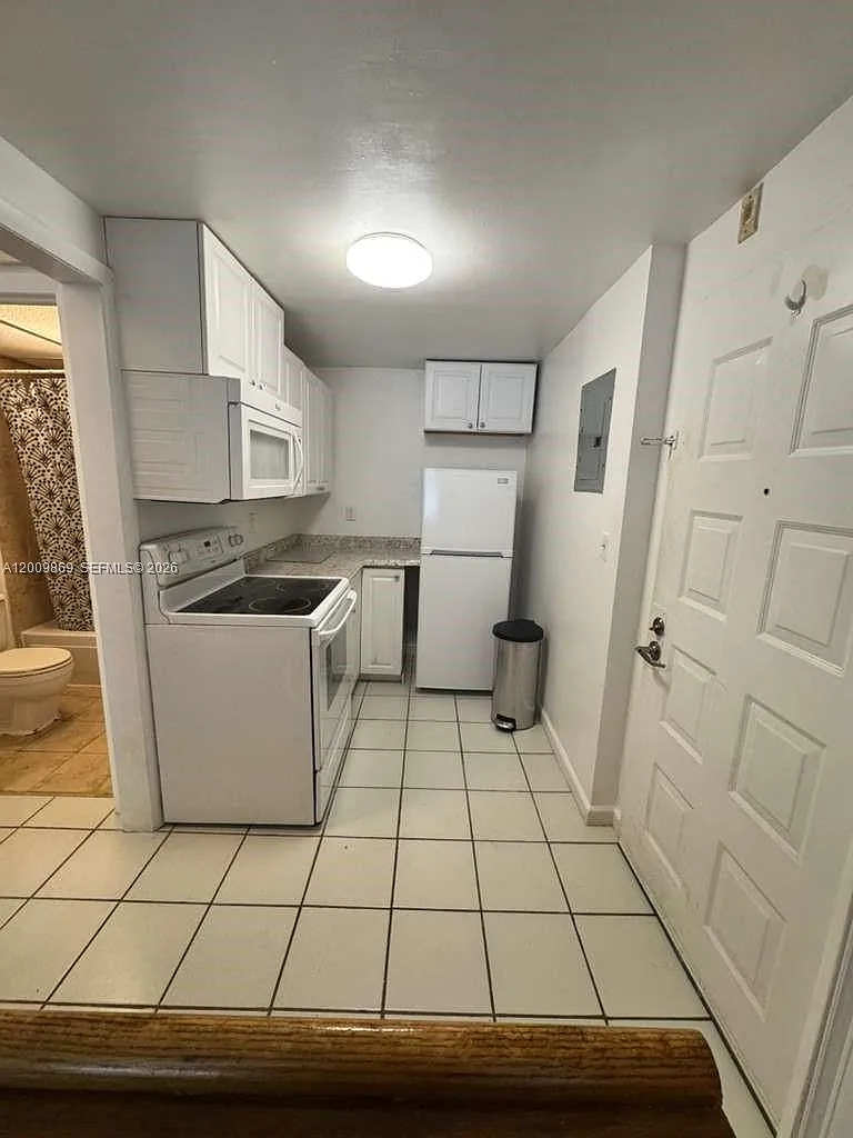 Building Photo - 7000 NW 186th St #4-126A
