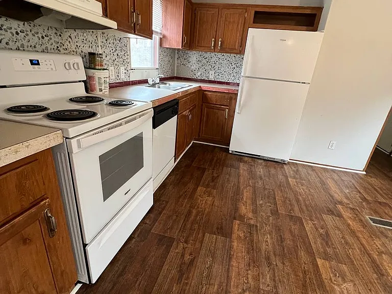 500 Julia St — Photo 11