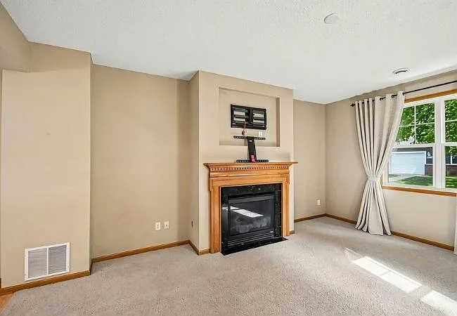3 bed, 1665 sqft, $2,300 — Photo 4