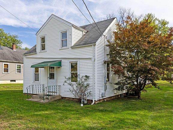 2nd image of 611 E College Ave
