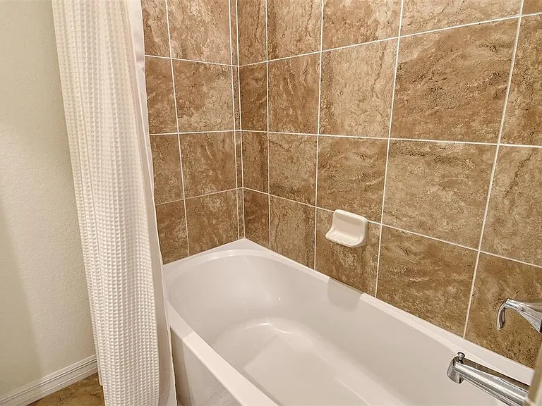 17006 Vardon Ter #305 — Photo 29
