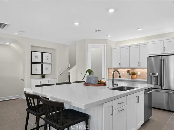 933 Treble, Irvine, CA 92618