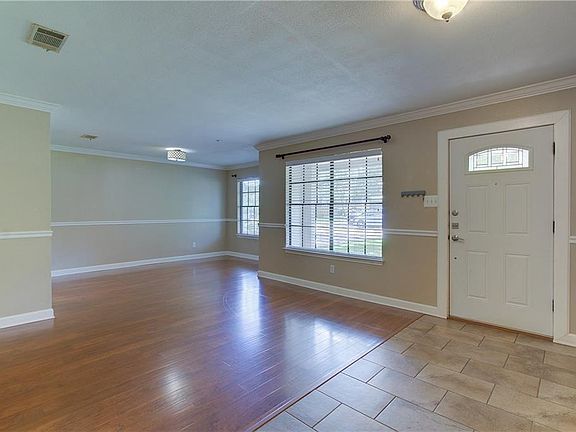 3rd image of 4212 Dauphine Dr