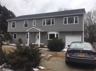 52 Arizona Ave, Bay Shore, NY 11706