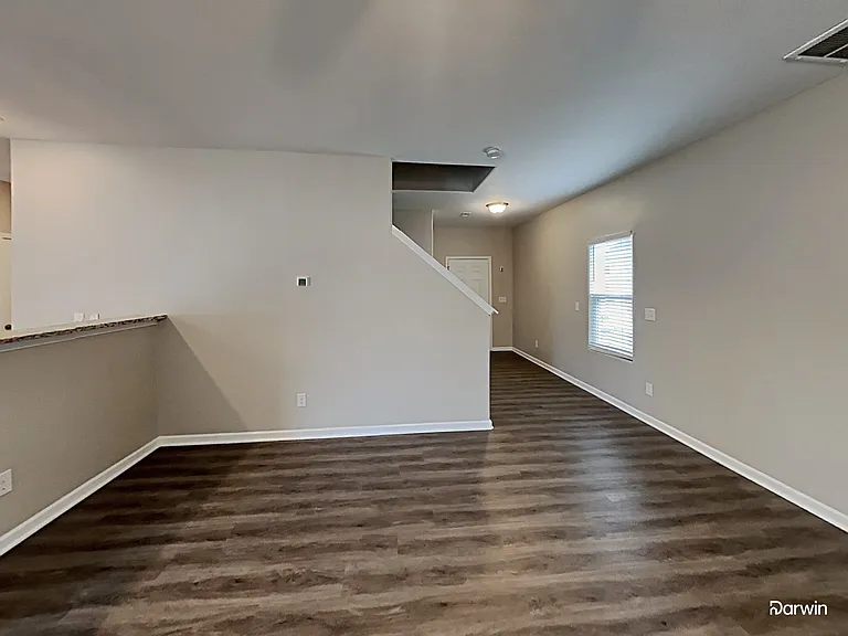 1372 Waylon Ave — Photo 7