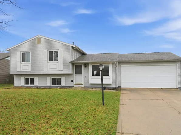 6818 Hunters Glen Dr, Fort Wayne, IN 46835