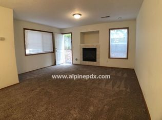 702 SE Palmblad Pl, Gresham, OR 97080