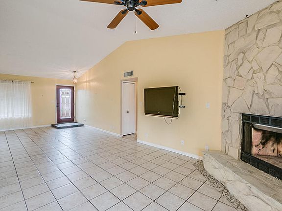 4th image of 6241 E Gary Cir