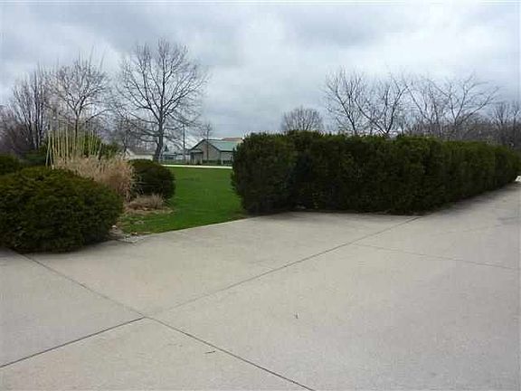 4th image of 22410 57th Ave N