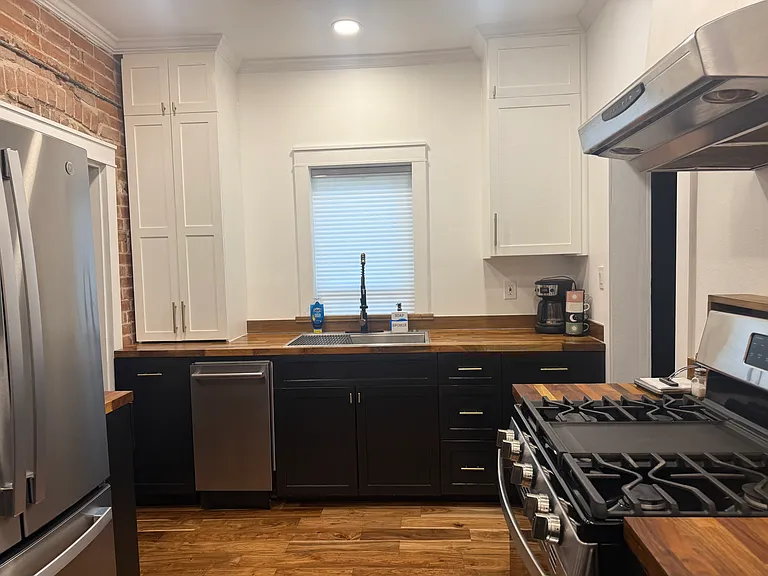 704 Whipple Ave — Photo 9