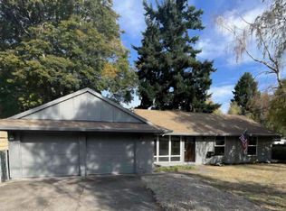 21141 SE Salmon St, Gresham, OR 97030