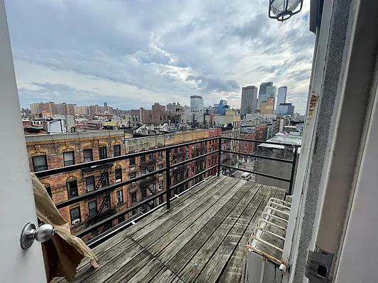 Rented by REAL New York | media 11