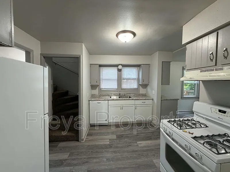 4 bed, 2.0 bath, 1529 sqft, $1,700 — Photo 4