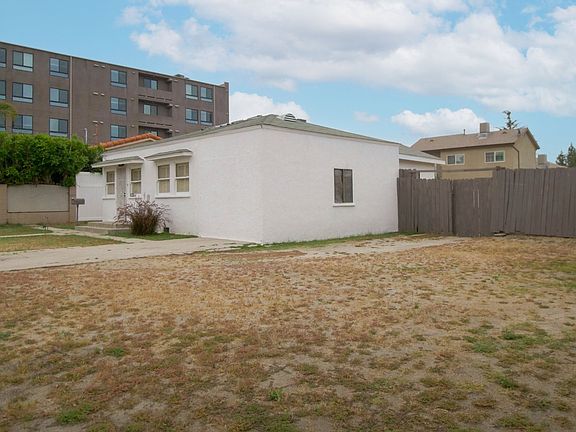 5th image of 6736 Radford Ave