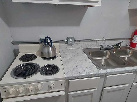 3rd image of 2026 1/2 N Ross Ave #2026-1/2