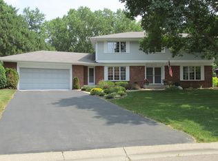 9279 Hyland Creek Rd, Bloomington, MN 55437