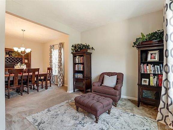 5th image of 2557 Trafalgar Pl