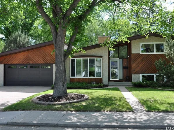 1 Maclean CRESCENT, Saskatoon, SK S7J 2R6