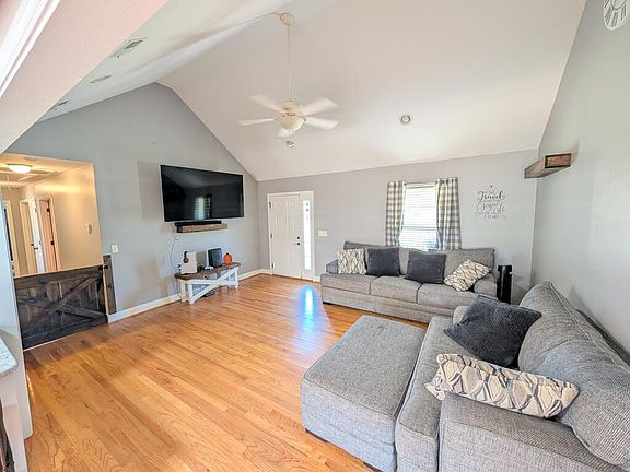 5th image of 101 Clifton St
