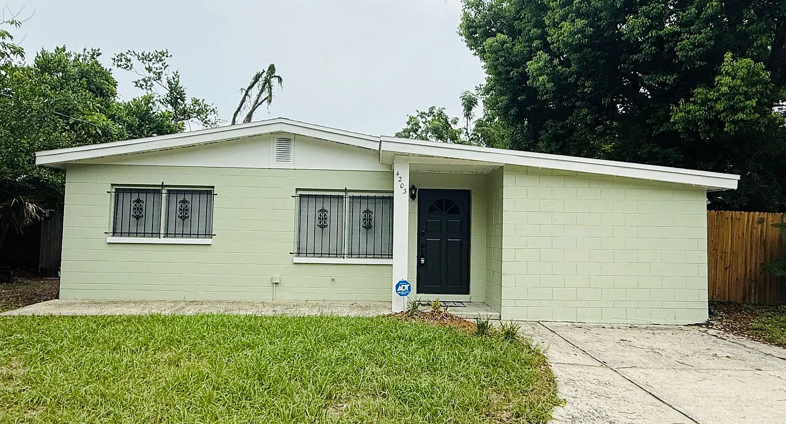 Come see this beautiful 4 bedroom, 2 bath home for rent near Busch Gardens! — Photo 1