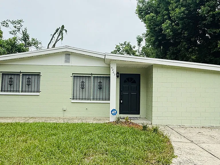 4203 E Yukon St — Photo 1