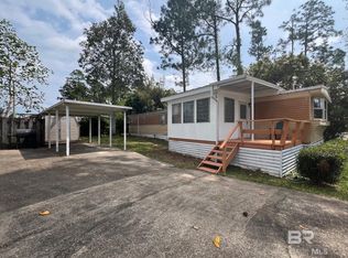 1324 Ridgewood Dr, Lillian, AL 36549