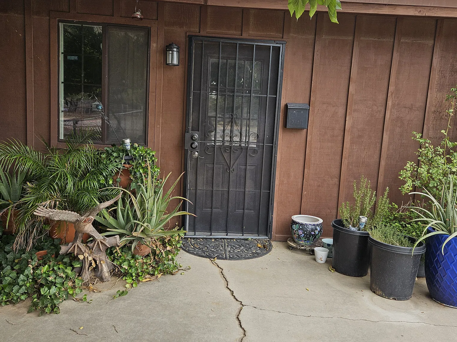 1 bed, 350 sqft, $1,050 — Photo 3