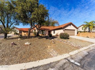 10100 N Latrobe Pl, Tucson, AZ 85737