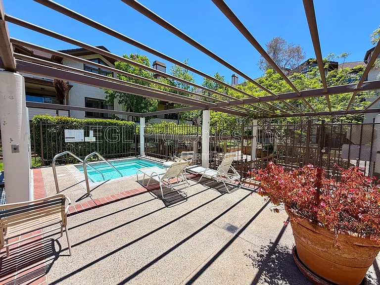 2559 Plaza Del Amo #205 — Photo 19