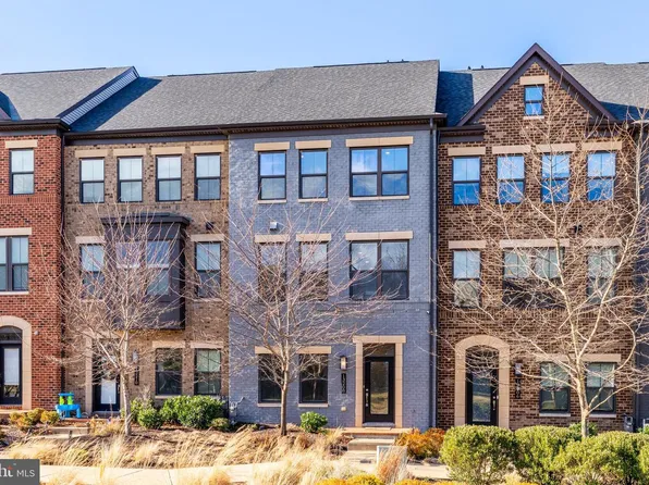 13208 Woodland Park Rd, Herndon, VA 20171