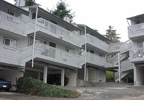 2nd image of 2000 Knox Ave APT 7