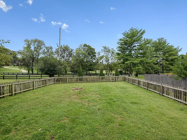 304 Crooked Oak Ct — Photo 22