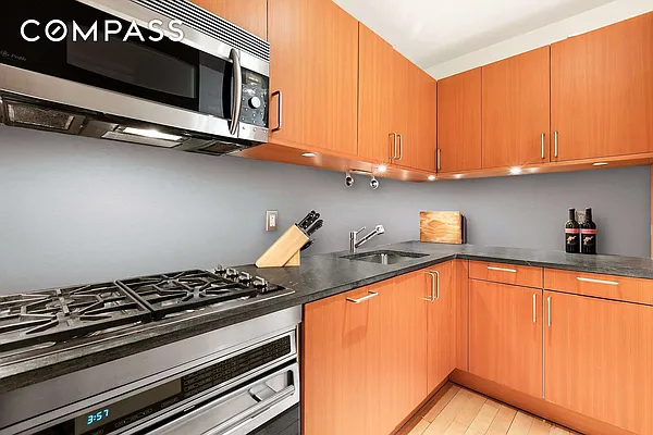 Rented by Compass | media 12