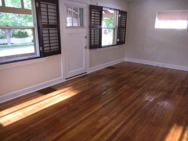 2811 E 5th Ave — Photo 5
