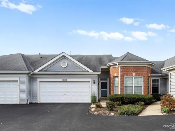 21528 Victory Lake Way, Crest Hill, IL 60403