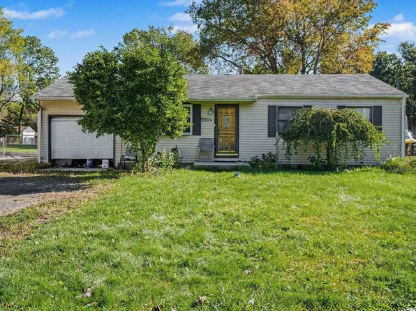 55104 Sundown Rd, South Bend, IN 46628