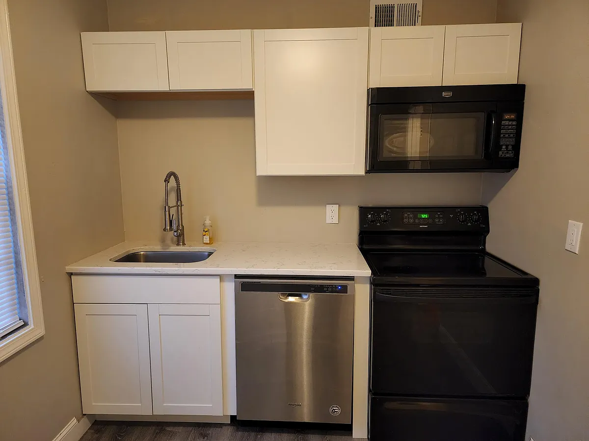 Building Photo - 160 Thierman Ln #1