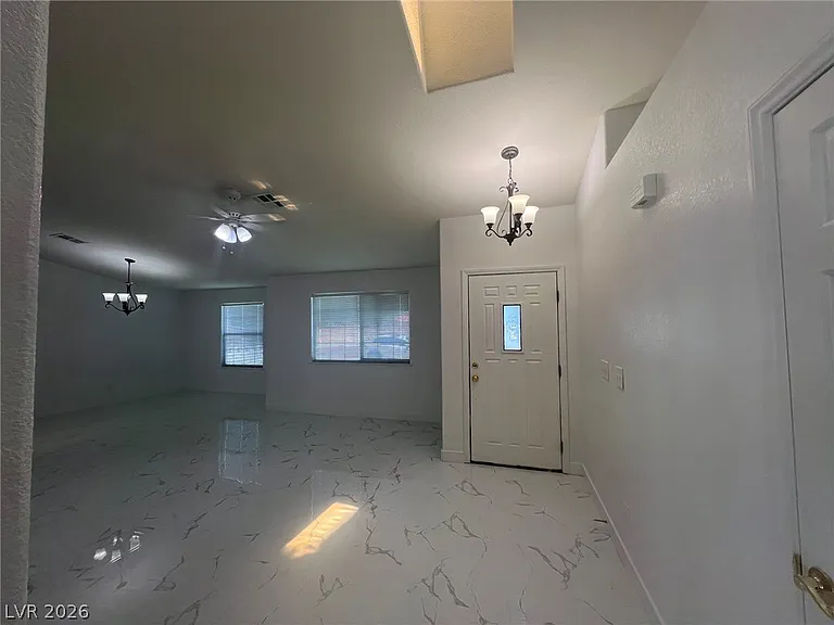 5645 W Katie Ave — Photo 6