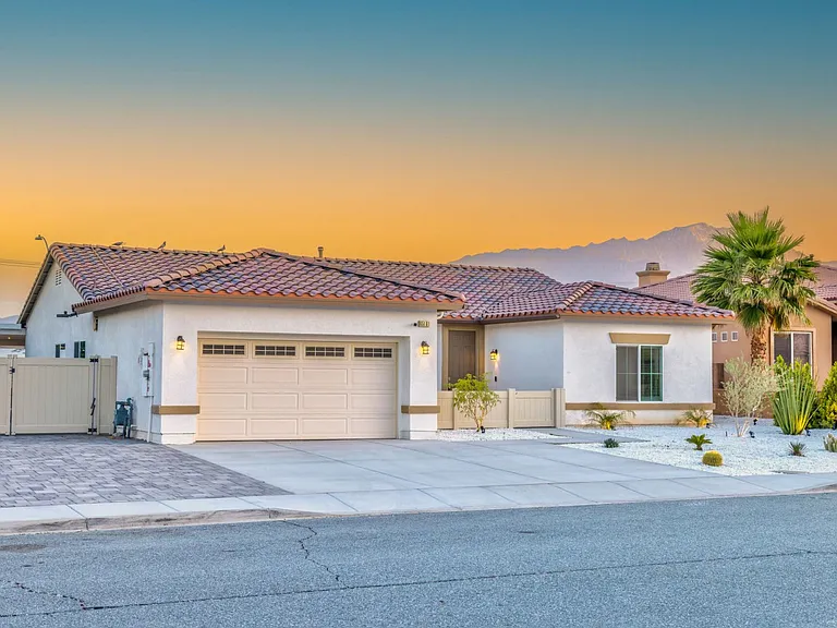 65161 Rolling Hills Dr — Photo 3