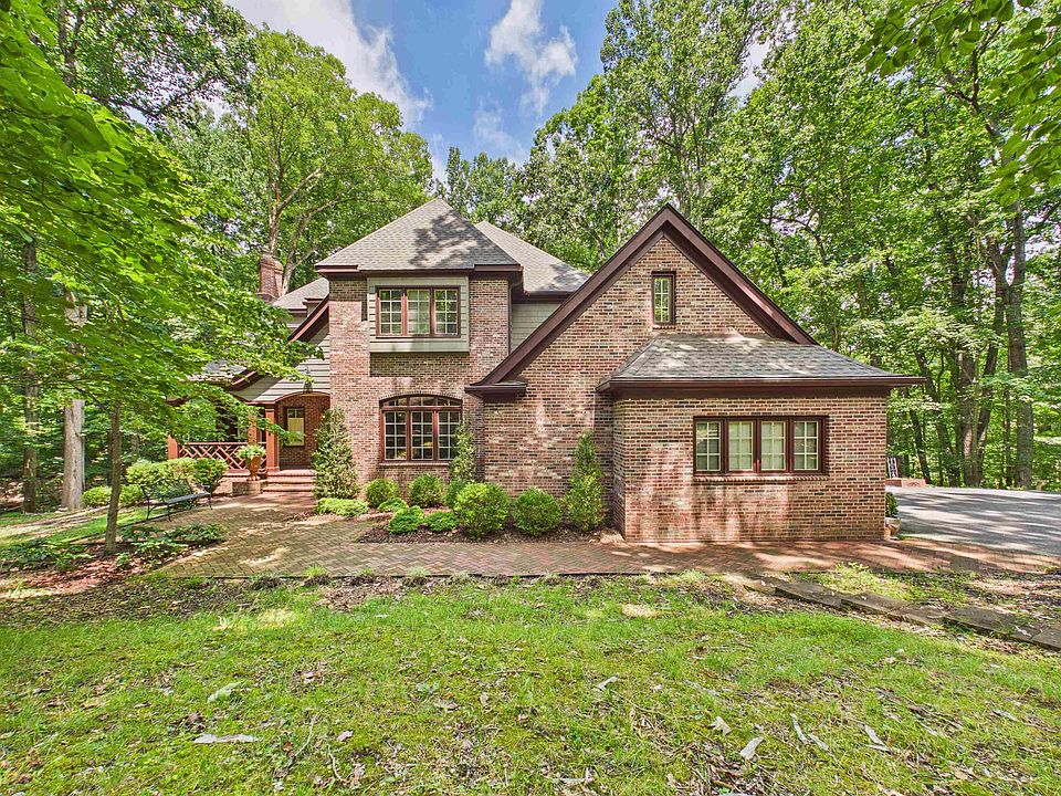 1st image of 705 Somerset Pl