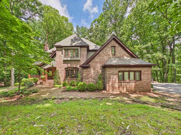 705 Somerset Pl, Blacksburg, VA 24060