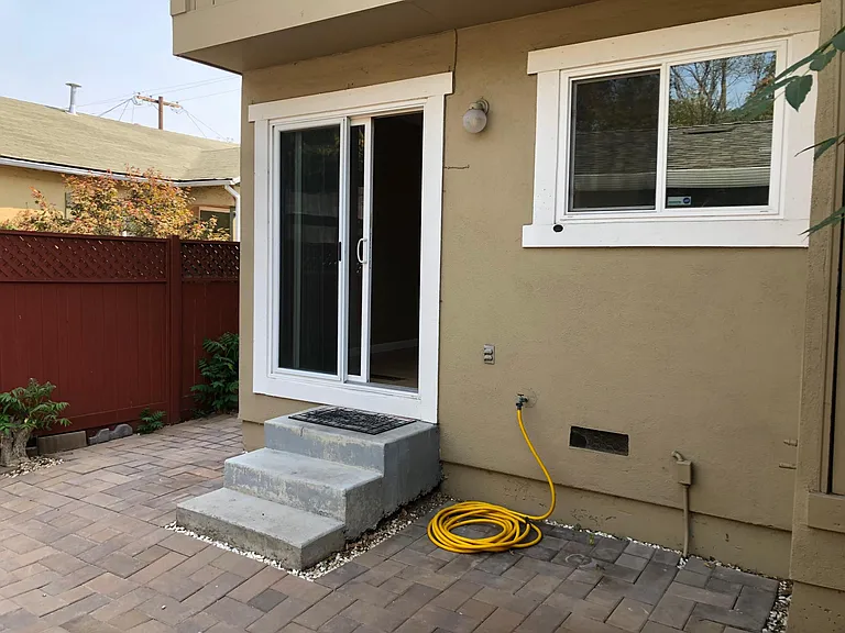 837 E San Antonio St — Photo 8