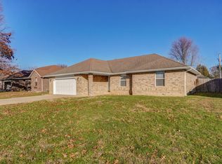 712 S Cedarwood Ct, Nixa, MO 65714
