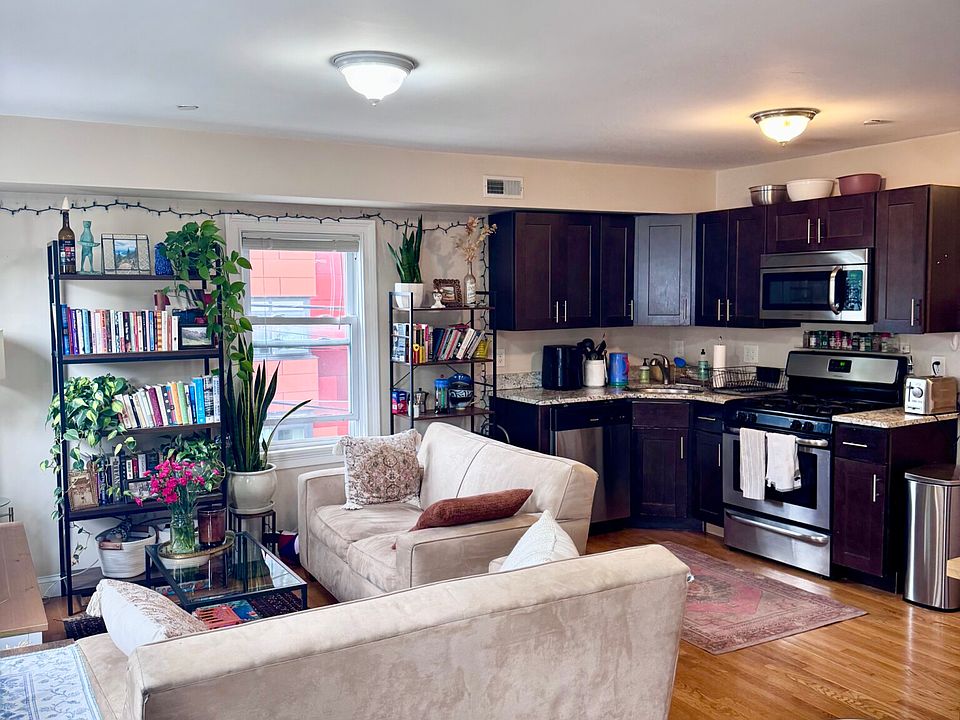 1st image of 171 Thorndike St #2