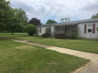 403 S Main St, Fairmount, IL 61841