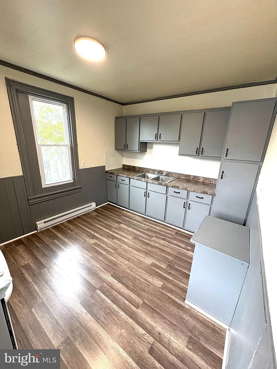 Building Photo - 350 N 7th St #2