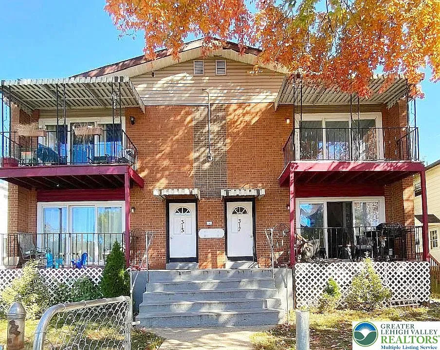 3 bed, 2320 sqft, $1,850 — Photo 1